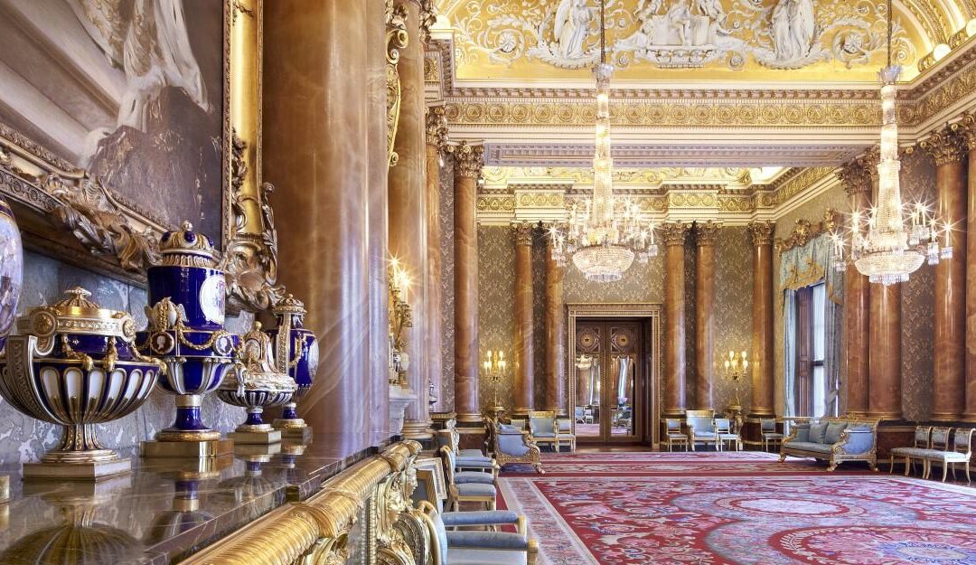 Courtiers by Valentine Low review of the British Royal Staff